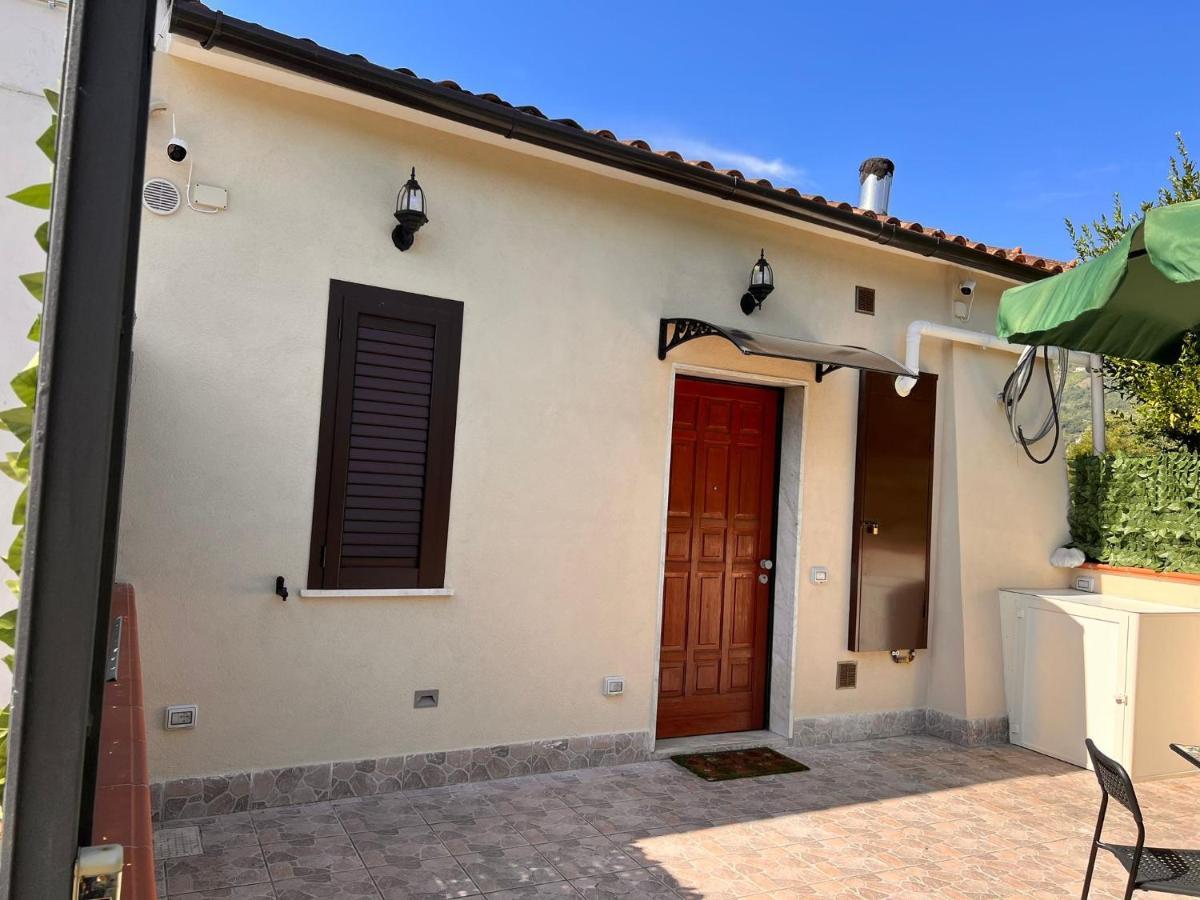 L'Angolo Degli Etruschi Salerno Exterior photo